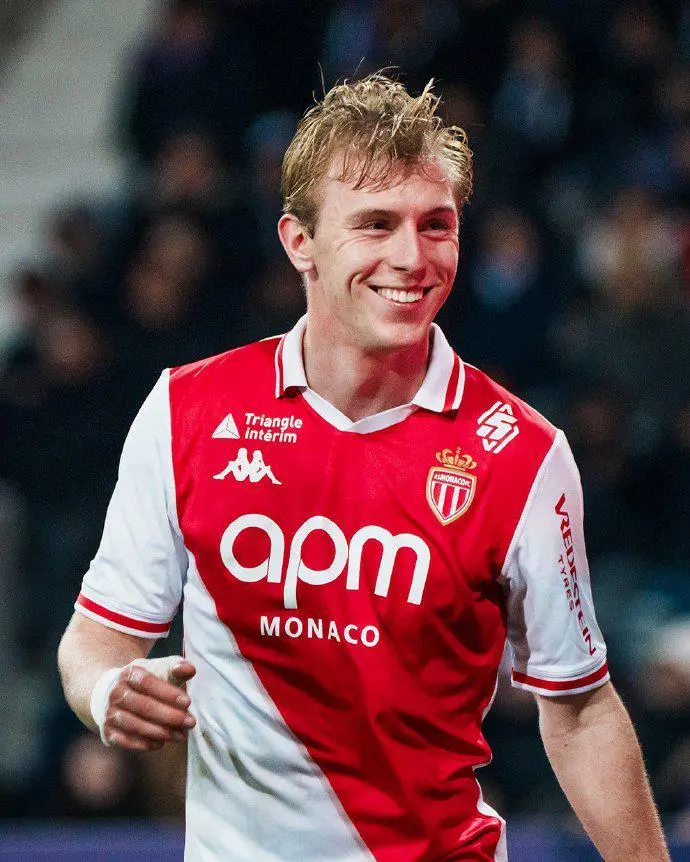 摩纳哥前锋赛后表现低迷，或遭主帅弃用