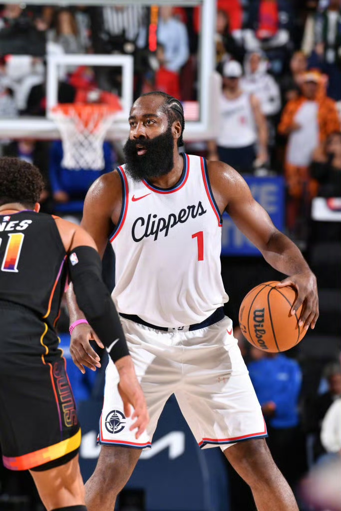 爱游戏亚洲官网-勇士击败太阳获胜，哈登表现出色