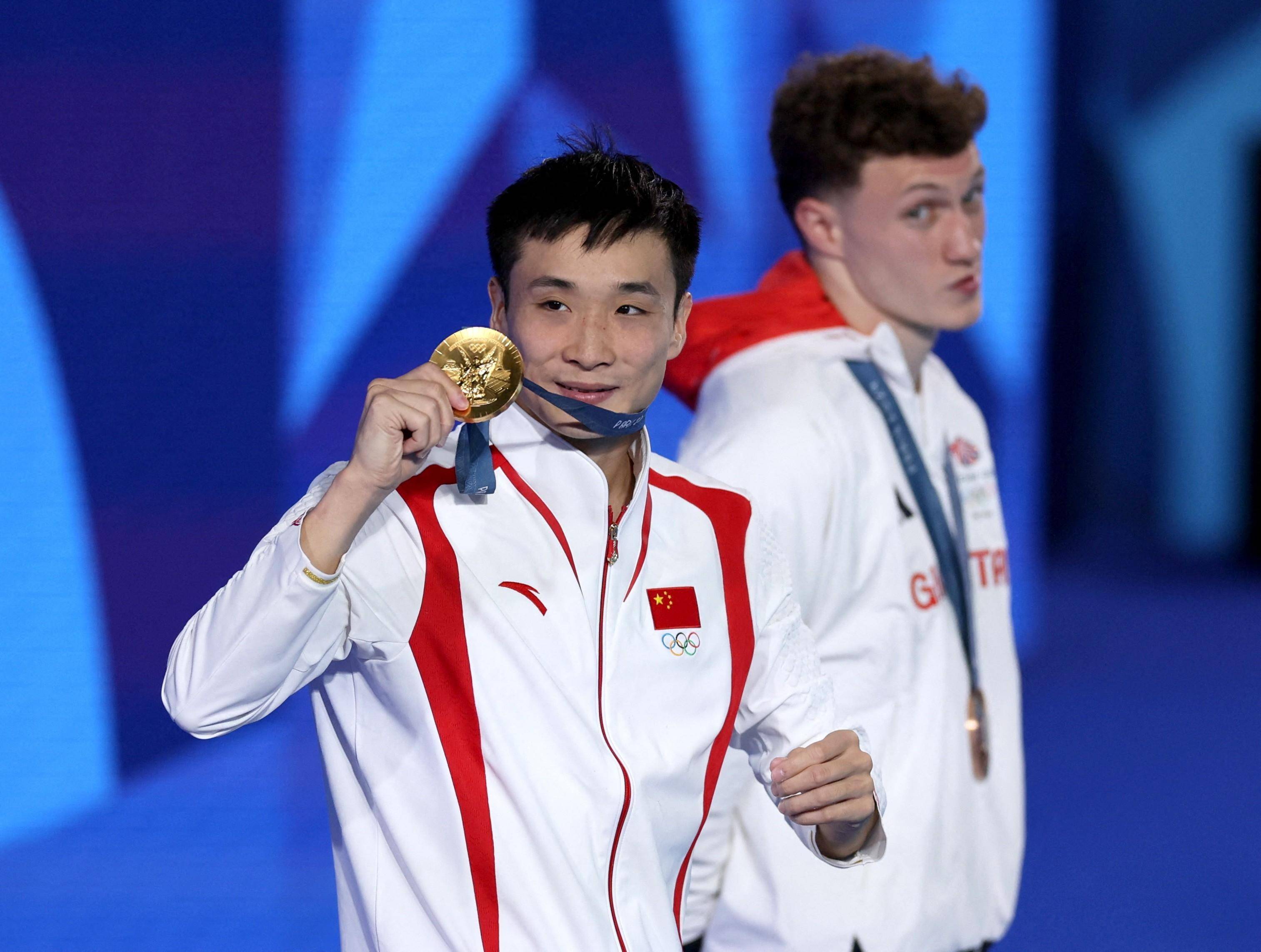 爱游戏官网-西班牙跳水选手惊艳表现，登上领奖台的简单介绍