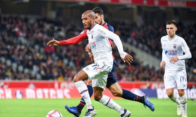 包含卡昂遭遇大败，积分榜排名下滑的词条