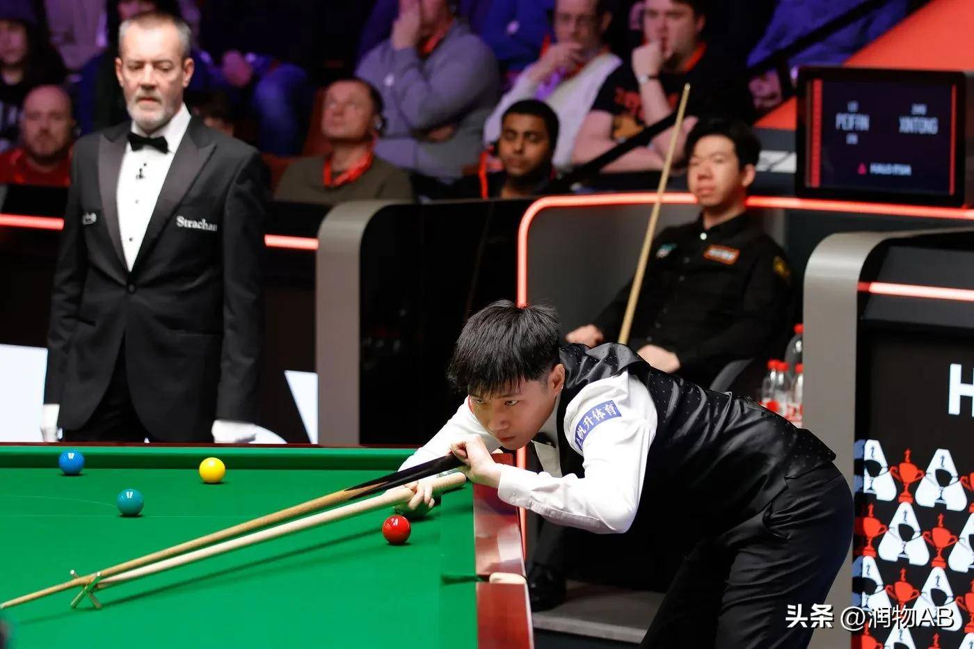 爱游戏网页版登录入口-包含冷静应对！球员在比赛中面对突发情况展现出冷静的词条