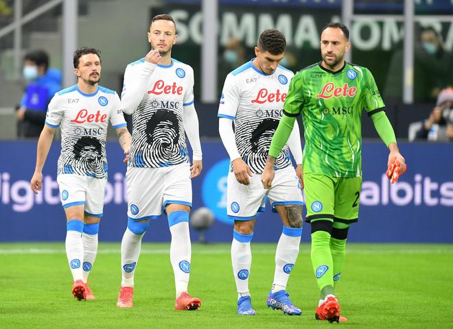 爱游戏在线-弗赖堡球员集体领取罚单，团队纪律受质疑的简单介绍