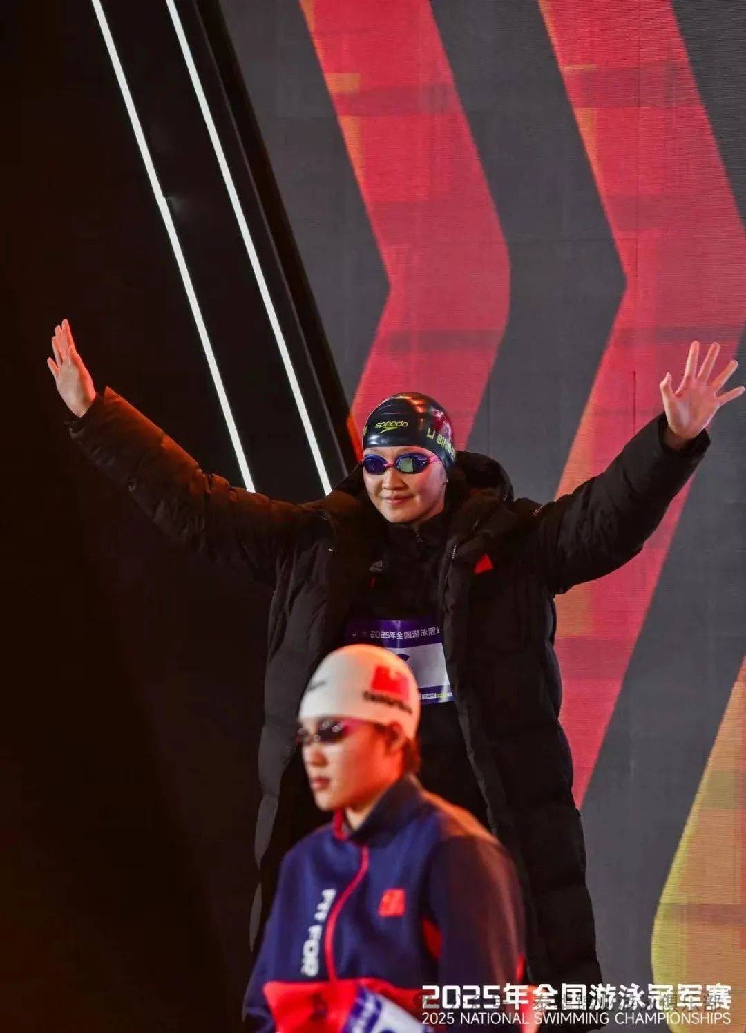 澳大利亚选手在游泳比赛中斩获冠军 澳大利亚选手在游泳比赛中斩获冠军