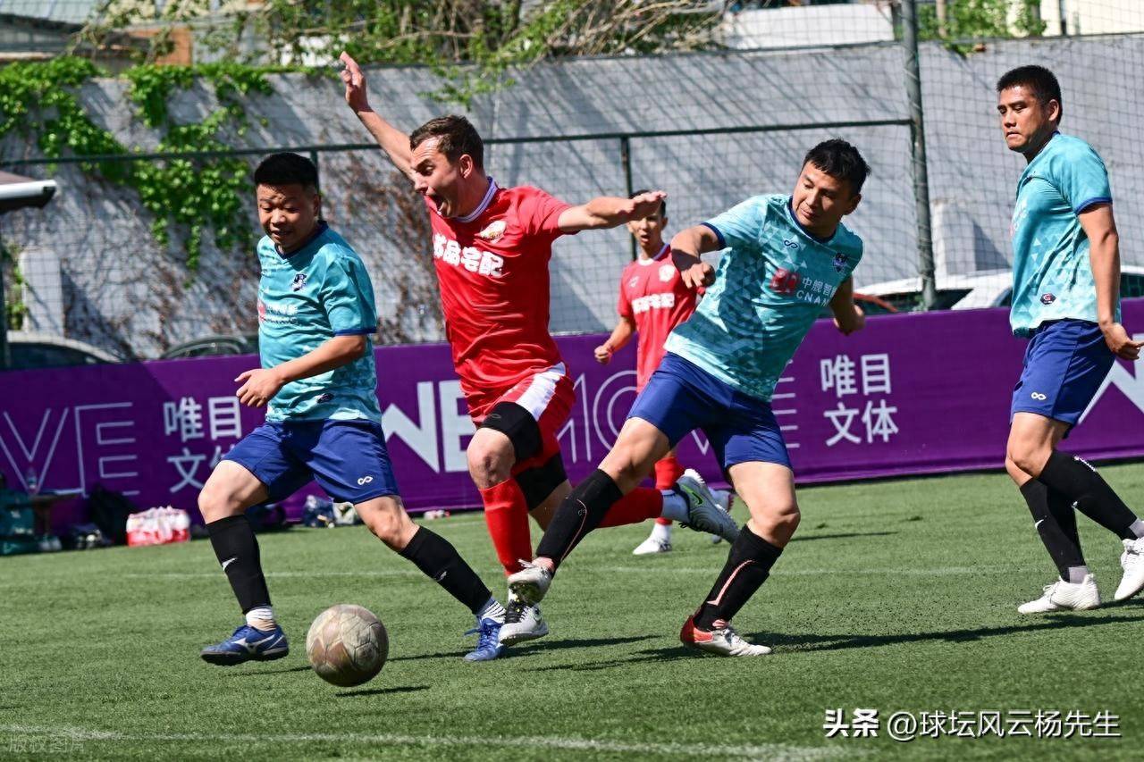 包含赛场上的紧张气氛,比赛中双方的紧张对决的词条 包含赛场上的紧张气氛,比赛中双方的紧张对决的词条