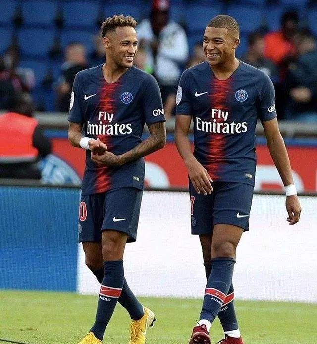 爱游戏亚洲官网-强强对话足球盛事，实力对决谁能胜出的简单介绍