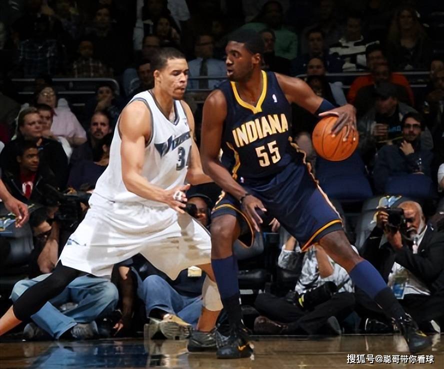 黄蜂队大胜对手，展现出强大竞争力的简单介绍