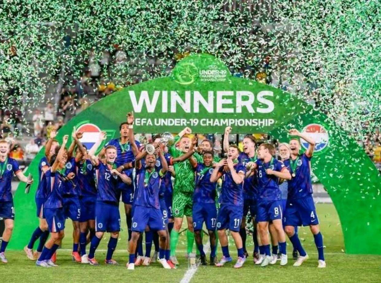 足球欧洲预选赛：荷兰战胜德国，重返晋级赛场