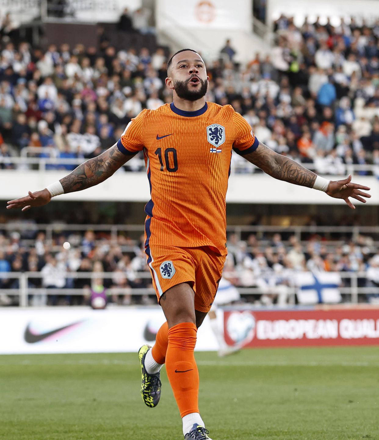 爱游戏登录入口-荷兰国家队遭遇惨败,无缘足球冠军