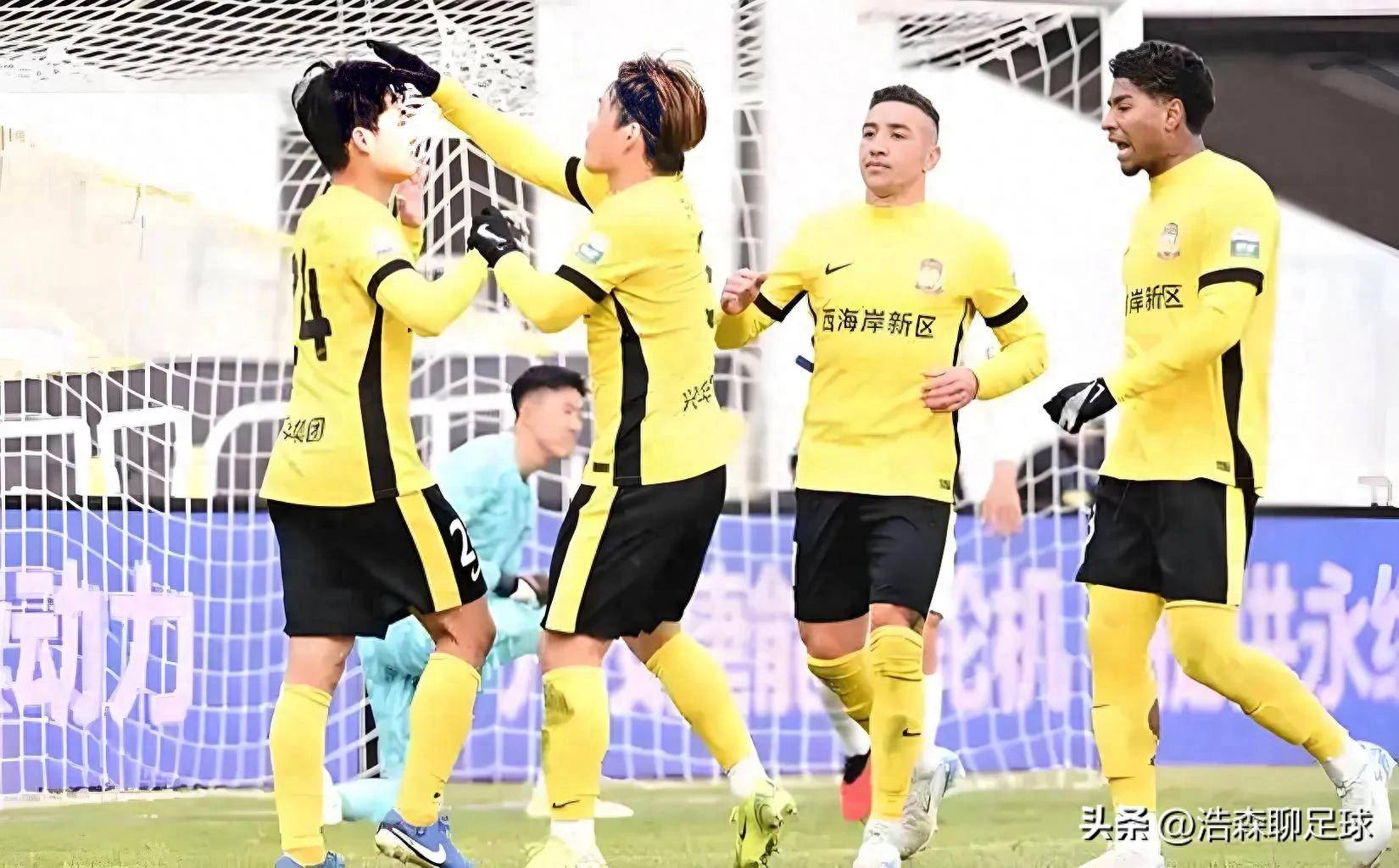 包含AAA队英勇拉练，斩获胜利锁定积分榜前列的词条