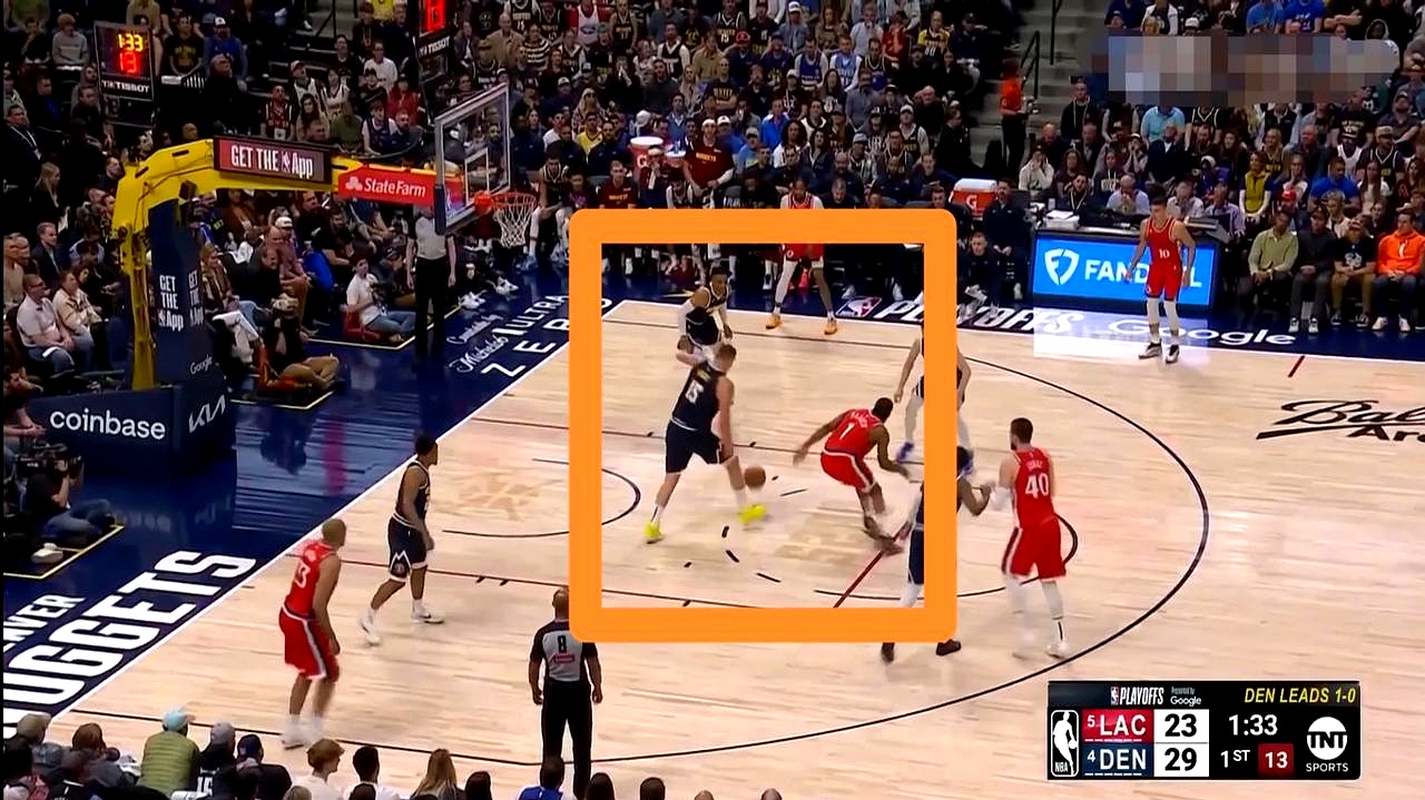 爱游戏官网-球队防守失误频现，场上局势不容乐观