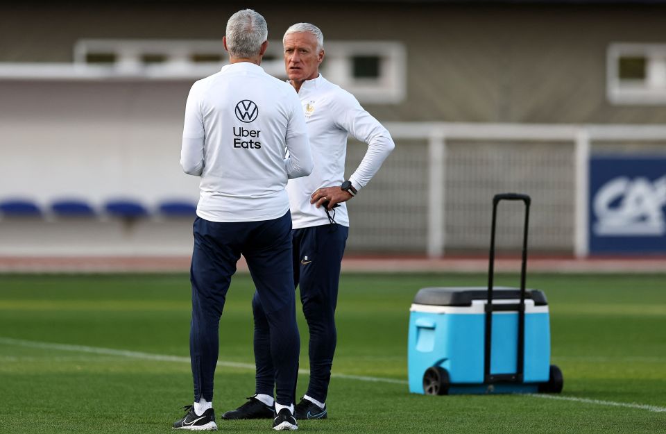 爱游戏-欧锦赛预选赛火爆开幕，球队备战训练