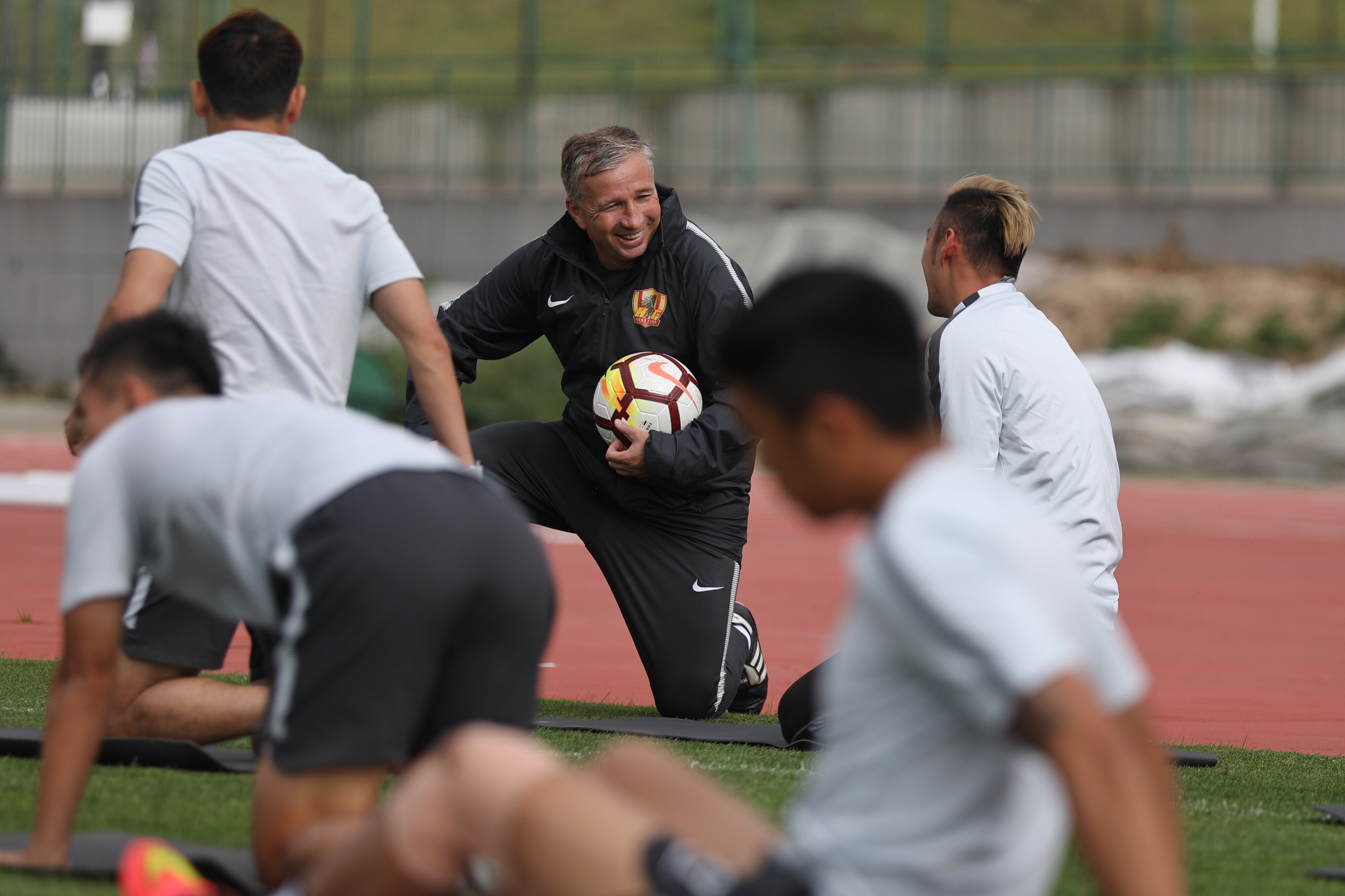 贵州恒丰智诚球员奋勇直前,为荣誉誓死拼搏的简单介绍 贵州恒丰智诚球员奋勇直前,为荣誉誓死拼搏的简单介绍